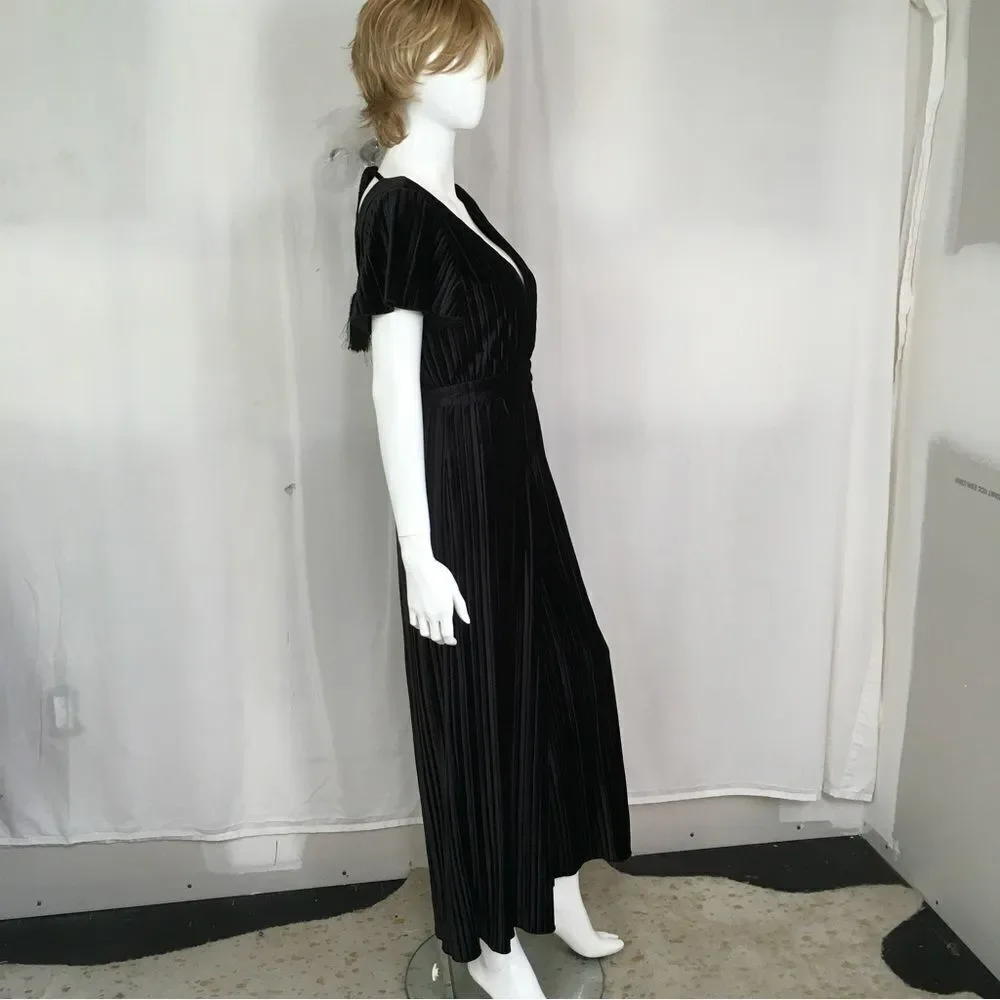 MINKPINK Black Lex Velvet V-Neck Wide Leg Cropped  Back Tasseled Tie Jumpsuit S